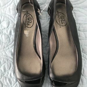 NWOT LIfestride Black flats